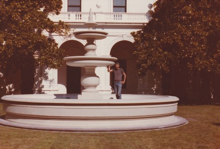 The fountain at Government House.  DAYUM!!!!  My Daddy built that!!!!